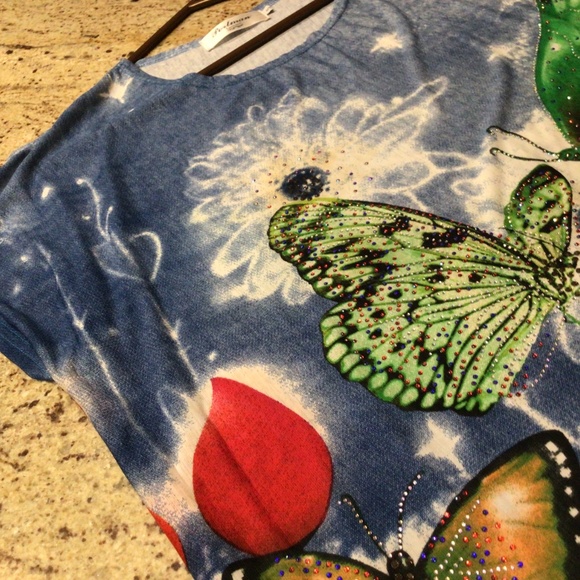 Absolutely gorgeous sheer butterfly covered blouse/ mini dress - Picture 5 of 5